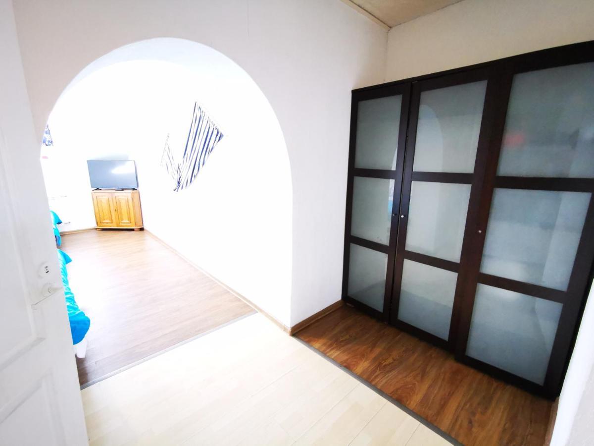 Meridian Apartment ไคลเพดา ภายนอก รูปภาพ